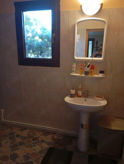 Casă cu 2 camere cu Teren 1500 Mp în Leu