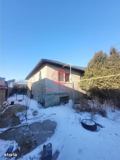 Casă cu 4 camere cu Teren 1250 Mp în Cumpăna