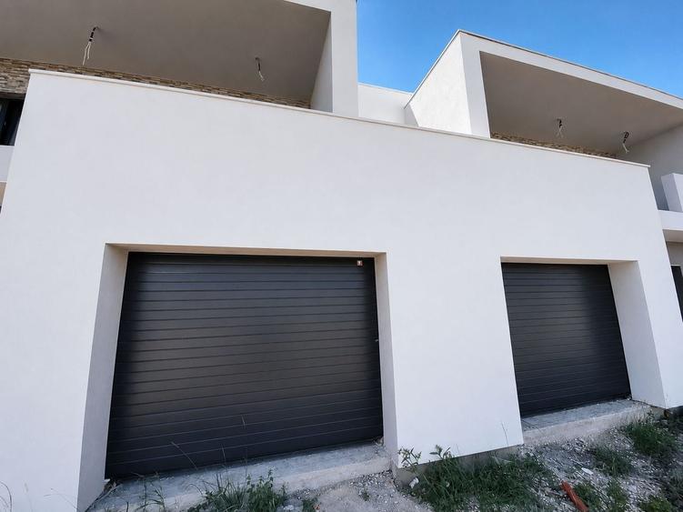 Duplex cu 4 camere cu Canalizare în Săcălaz
