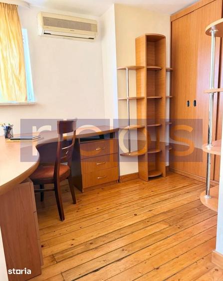 Apartament cu 4 camere în Centrul Civic