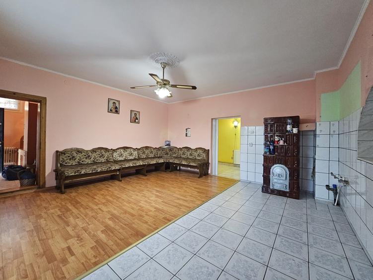 Casă cu 5 camere cu Canalizare în Vulcan