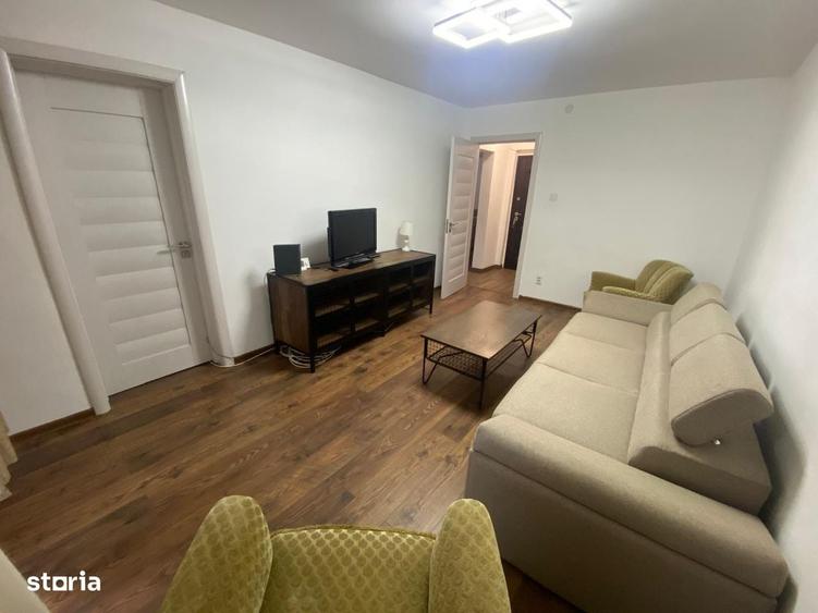 Apartament cu 3 camere în Micro 6