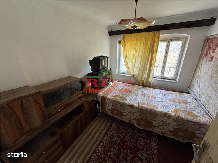 Casă cu 4 camere cu Teren 211 Mp în Orașul de Jos