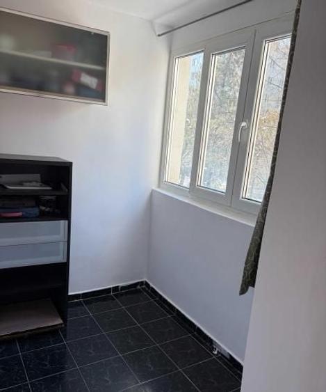 Apartament cu 4 camere decomandat, mobilat în Dristor
