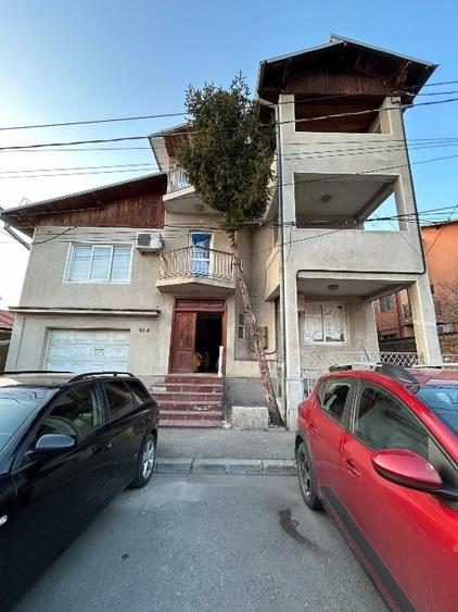 Casă individuală cu 5 camere cu Canalizare în Fundeni