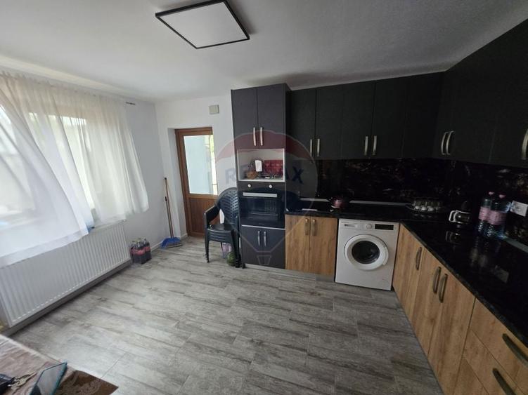 Casă individuală cu 4 camere cu Teren 400 Mp în Lascăr Catargiu