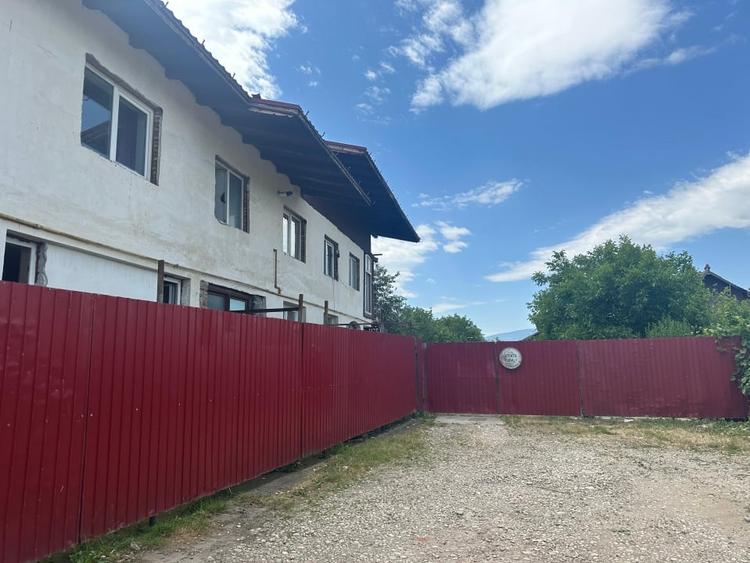Spațiu comercial, de 300 mp, în Stupini