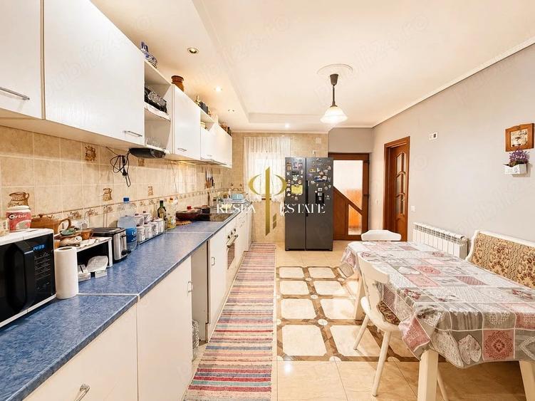 Casă cu Teren 1600 Mp în Iecea Mare