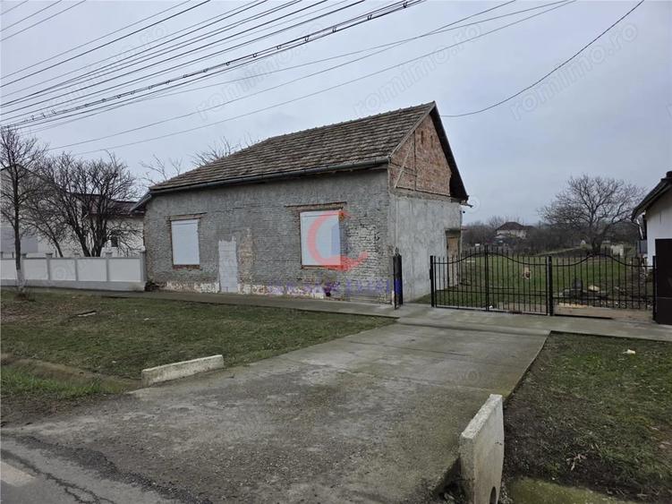 Casă cu Teren 1000 Mp în Pișchia