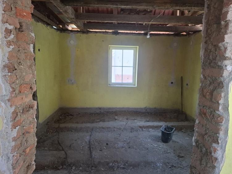 Casă cu 4 camere în Gârbova