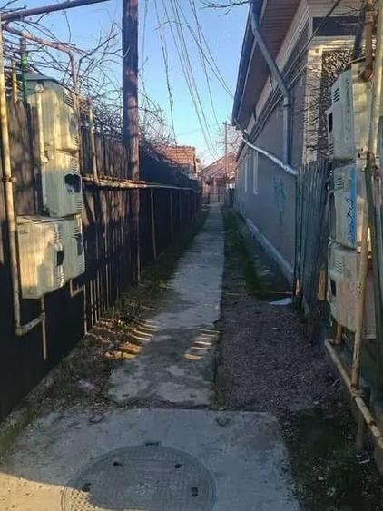 Casă cu 2 camere cu Teren 104 Mp în 23 August