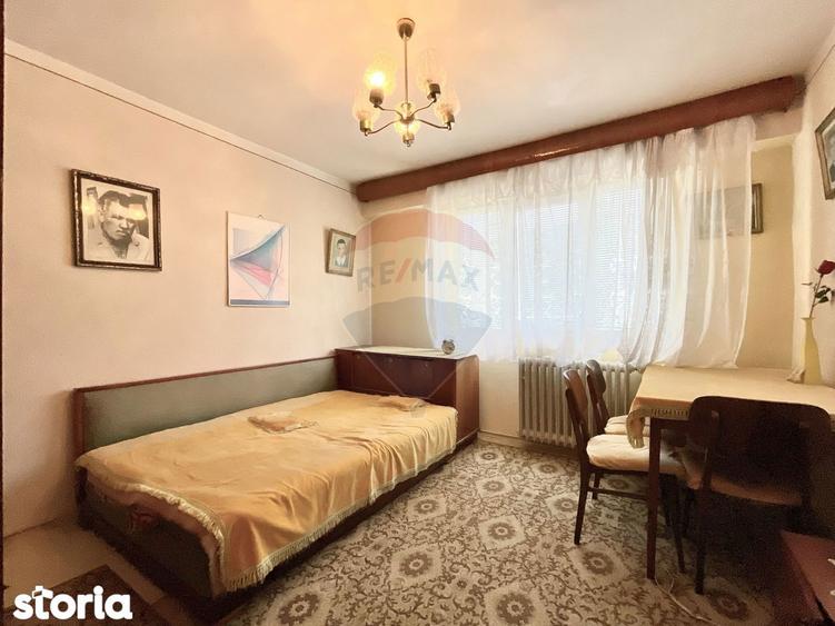 Apartament cu 3 camere de vanzare - Casa de Cultura - 3
