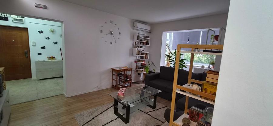 Apartament cu 2 camere nedecomandat în Piața