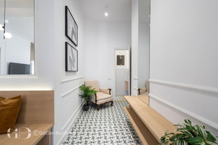 Apartament cu 3 camere decomandat, mobilat în Romană