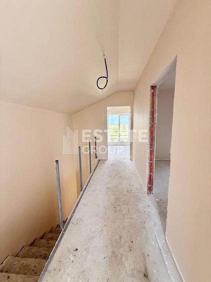 Duplex cu 4 camere cu Canalizare în Moșnița Nouă