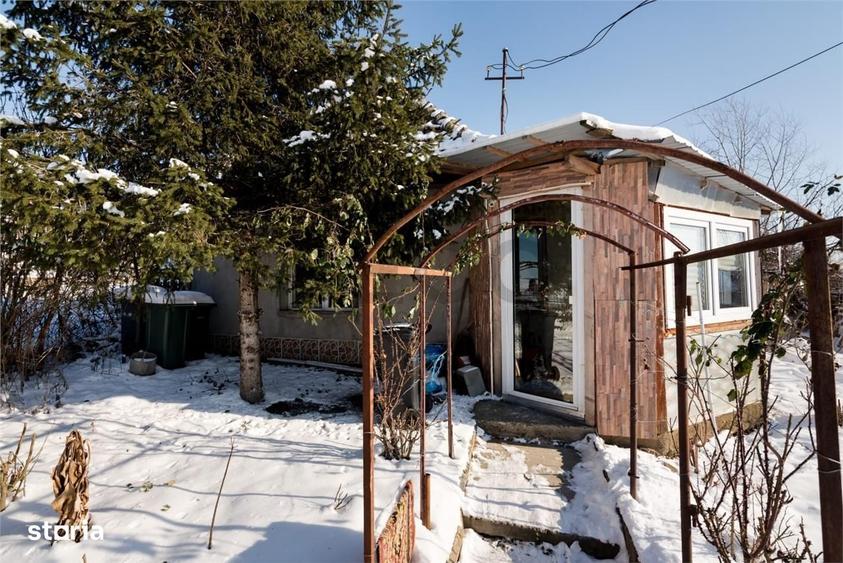 Casă cu 2 camere cu Teren 1600 Mp în Cetariu