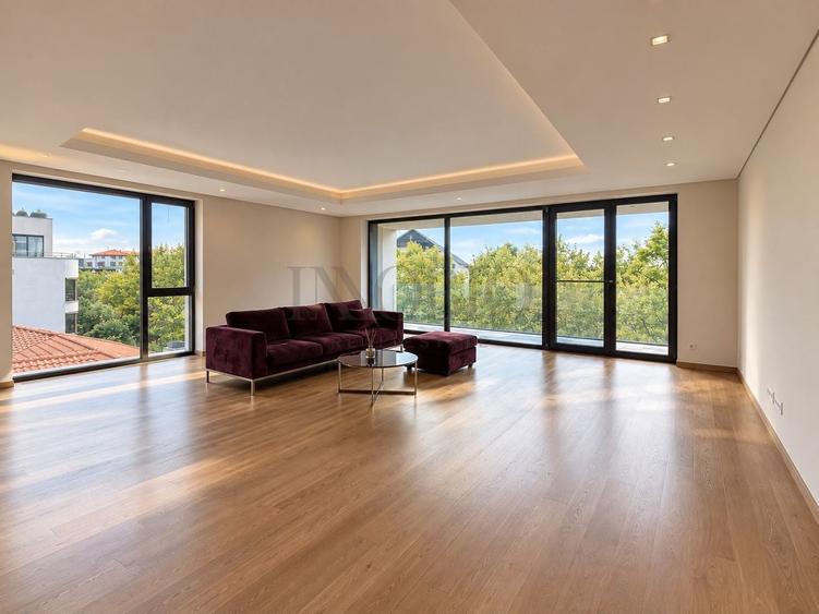 Apartament cu 4 camere în Primăverii