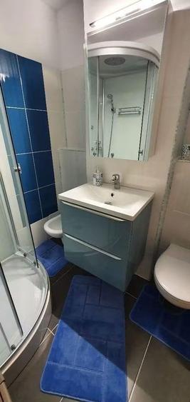 Apartament cu 4 camere decomandat în Florești