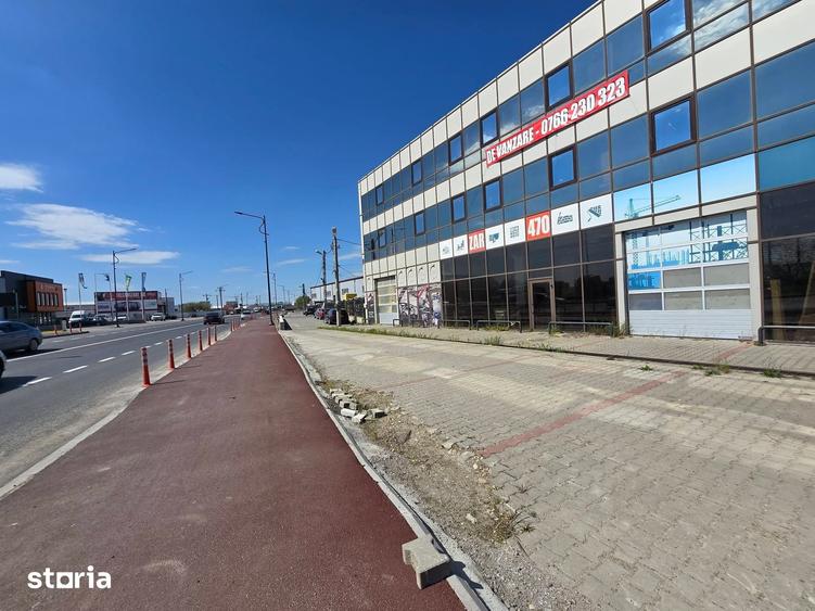 Spațiu comercial, de 1,000 mp, în Central