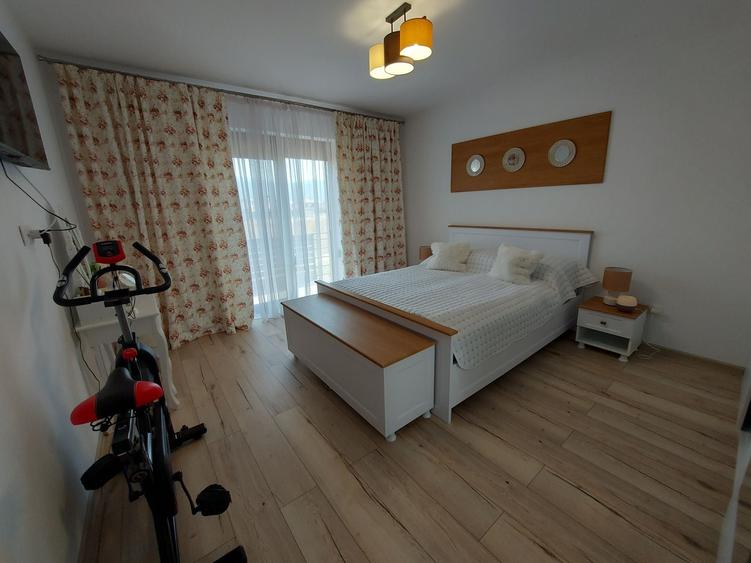 Casă cu 4 camere cu Teren 250 Mp în Central