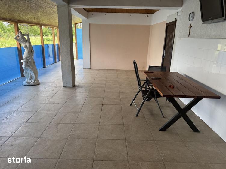 Casă cu 6 camere cu Teren 1500 Mp în Girov