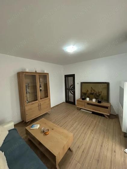 Apartament cu 3 camere decomandat în Ostroveni