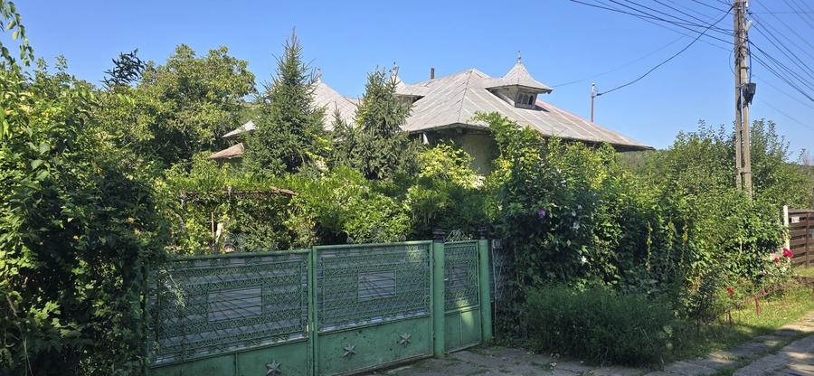 Casă cu 4 camere în Sărata