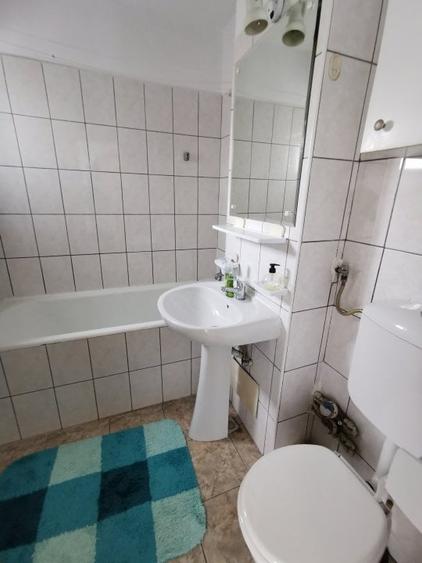 Apartament cu 3 camere decomandat în Tineretului