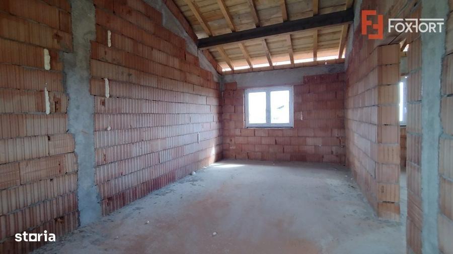 Casă cu 4 camere în Exterior Est