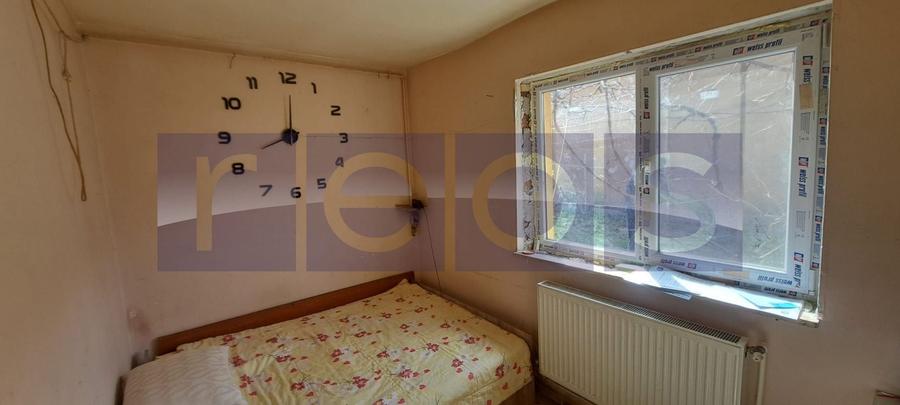 Casă individuală cu 5 camere cu Canalizare în Central