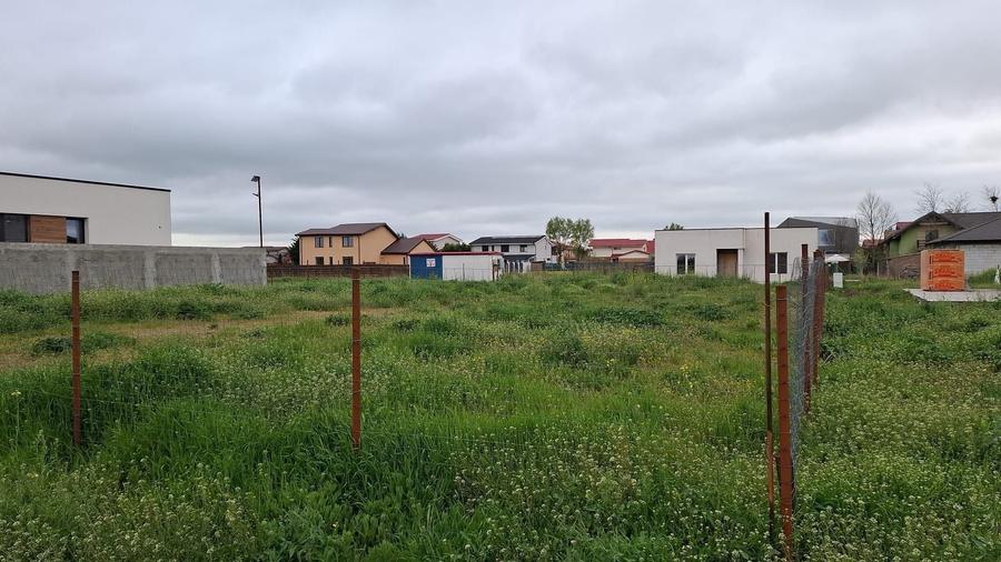 Teren de 817 mp, în Cumpăna