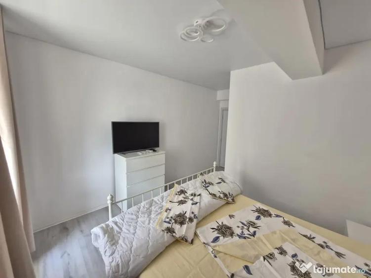 Apartament cu 3 camere decomandat, mobilat în Central
