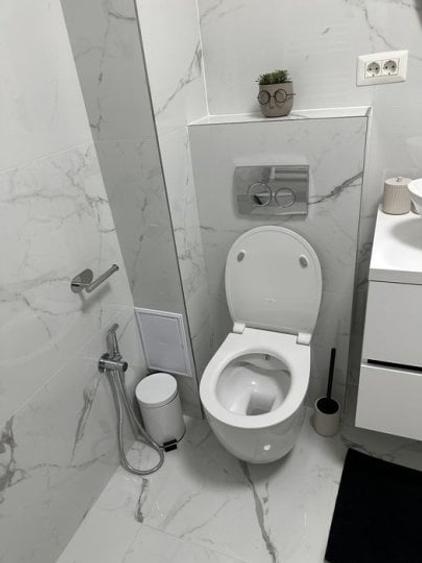Apartament cu 2 camere decomandat, mobilat în Berceni