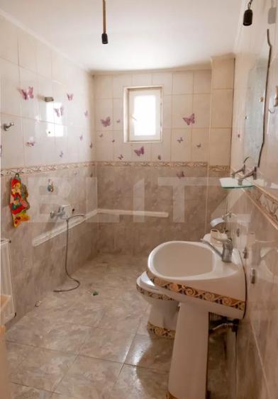 Casă individuală cu 5 camere cu Garaj în Micro 14