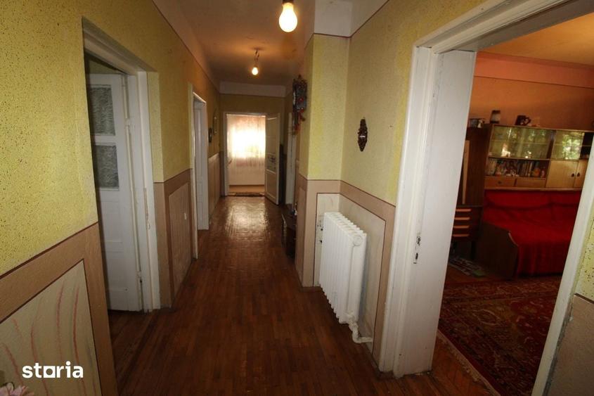 Casă cu 5 camere cu Teren 538 Mp în Central