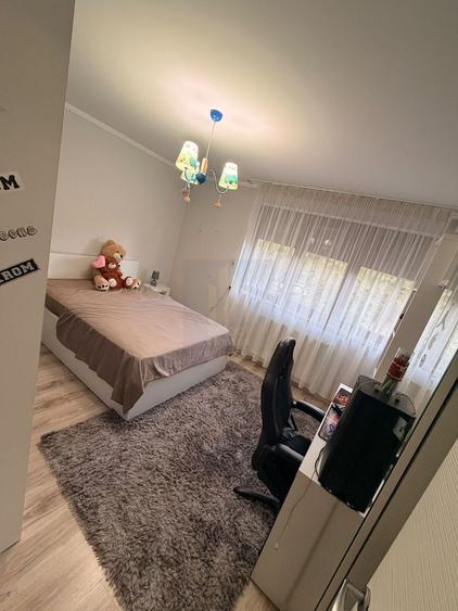 Casă individuală cu 6 camere cu Piscina în Nord