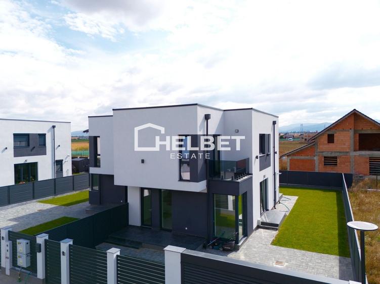 Duplex cu 4 camere cu Canalizare în Sânpetru