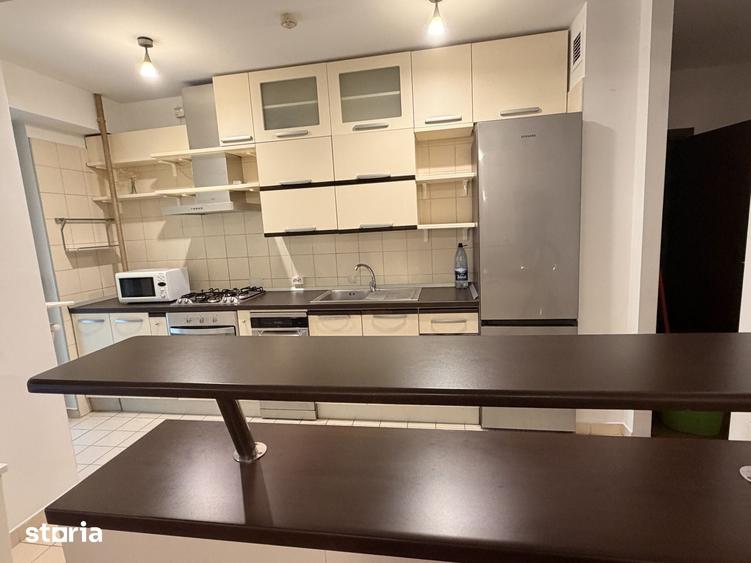 Apartament cu 3 camere în Tei
