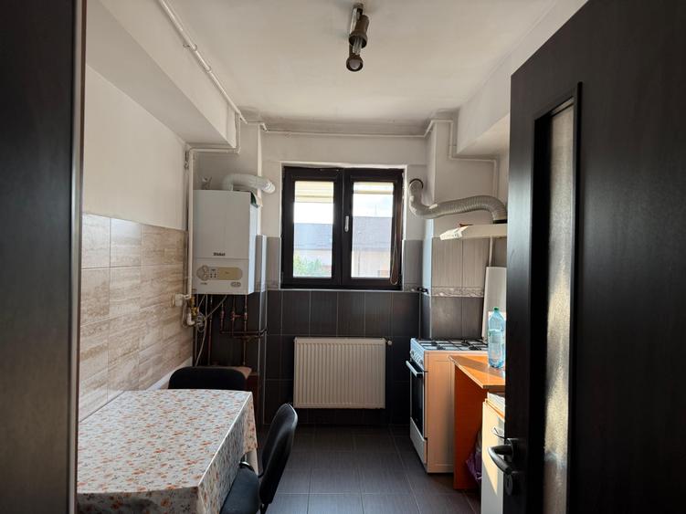 Apartament cu 2 camere decomandat în Berceni