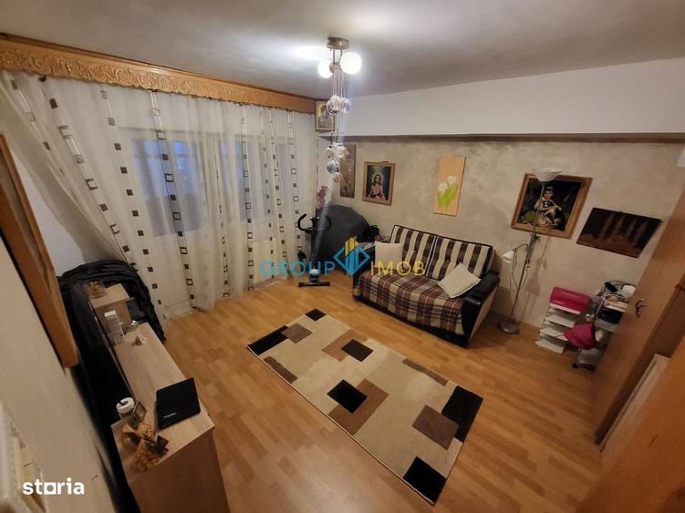Apartament cu 3 camere decomandat în 9 Mai