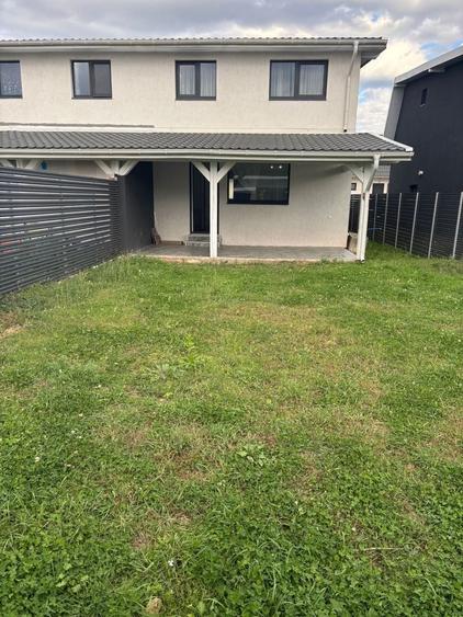Casă cu 3 camere cu Teren 455 Mp în Tărlungeni