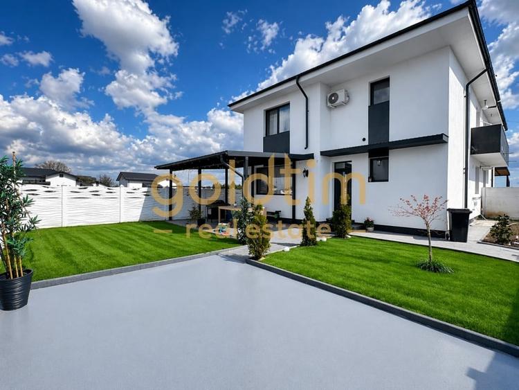 Duplex cu 5 camere cu Canalizare în Brănești