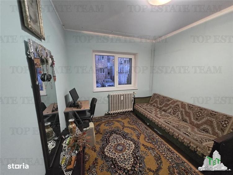 Apartament cu 3 camere în Uverturii