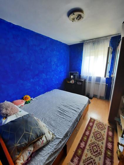 Apartament cu 3 camere semidecomandat în Popoveni
