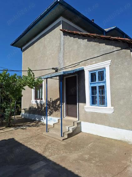 Casă cu 6 camere cu Teren 800 Mp în Pădina