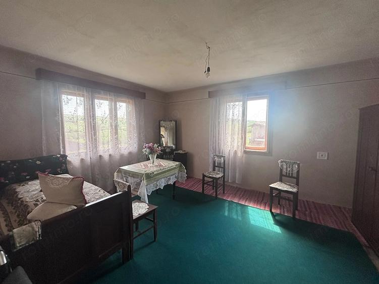 Casă cu 4 camere cu Teren 11000 Mp în Fânațe (Band)