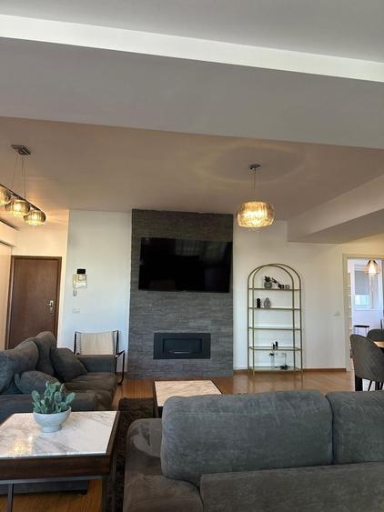 Apartament cu 3 camere, mobilat în Pipera
