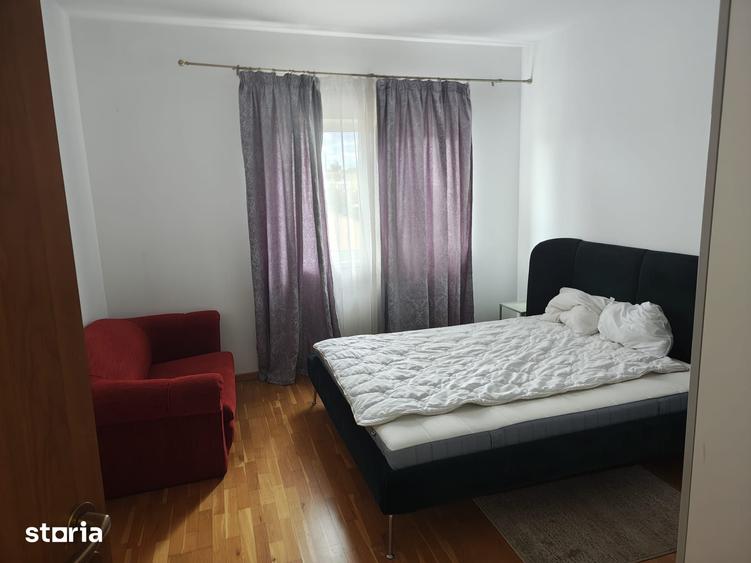 Apartament cu 2 camere decomandat în Tractorul
