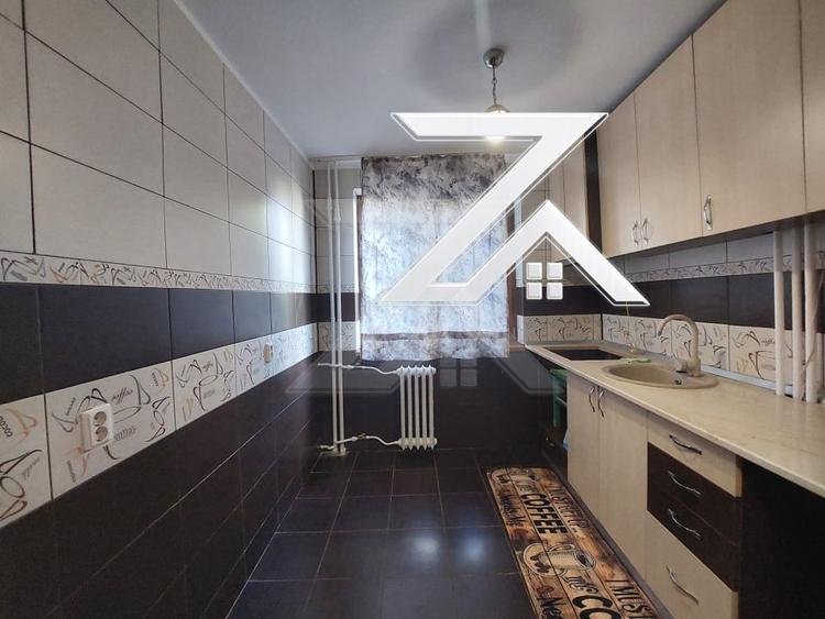 Apartament cu 3 camere semidecomandat, mobilat în Calea Severinului