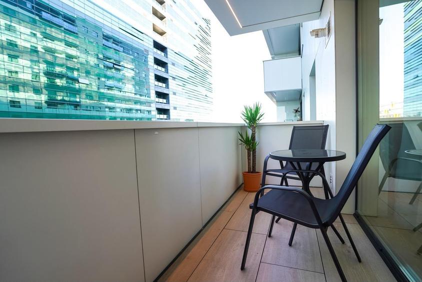 Apartament cu 2 camere semidecomandat, mobilat în Pipera